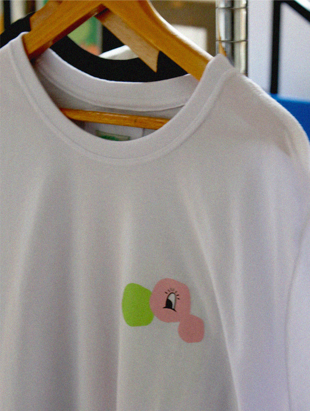 Camiseta Pilar All Eyes Branca Bubbles