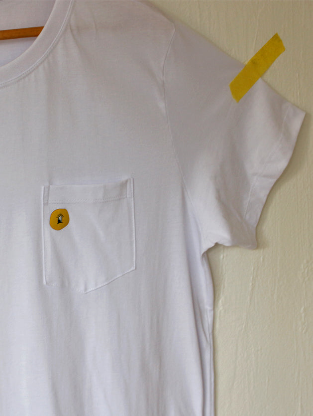 Camiseta Pilar All Eyes Branca Pocket